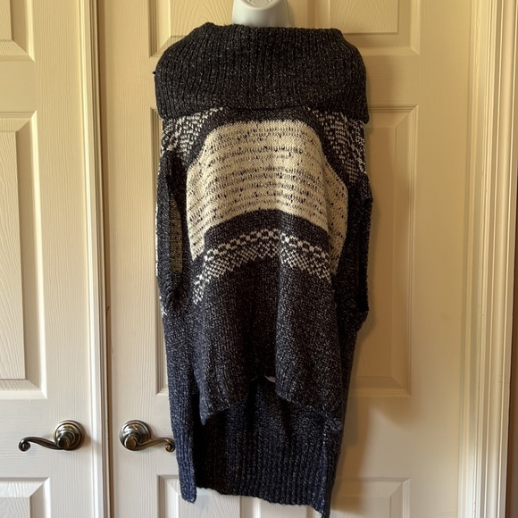 “Elinor” tunic sweater - Picture 2 of 7